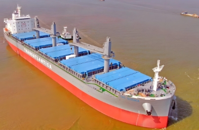 寧波貨運公司正在著貨物的流通，成為重塑物流版圖的新引擎