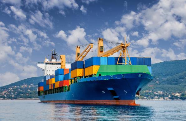 深圳國際貨運業(yè)的迅猛發(fā)展，歸因于深圳優(yōu)越的位置和完善的物流網(wǎng)絡(luò)