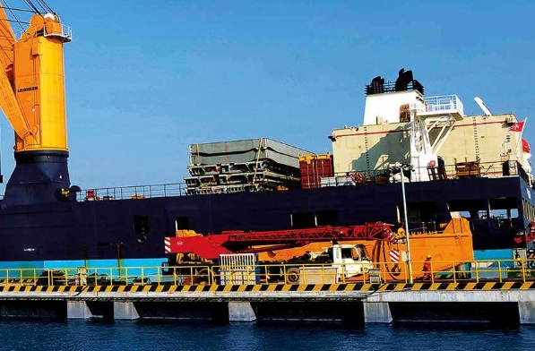 隨著全球貿易的增長，上海國際物流正面臨著新的挑戰(zhàn)與機遇