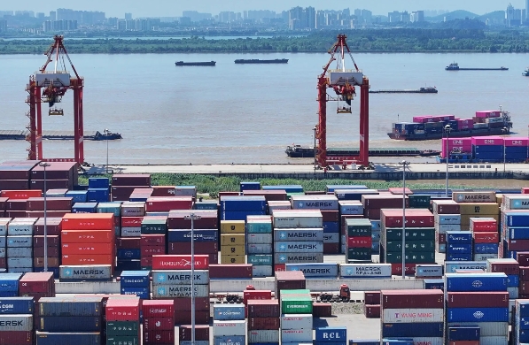 上海貨代的獨(dú)特優(yōu)勢、發(fā)展趨勢及其在全球貿(mào)易中的重要作用是什么？