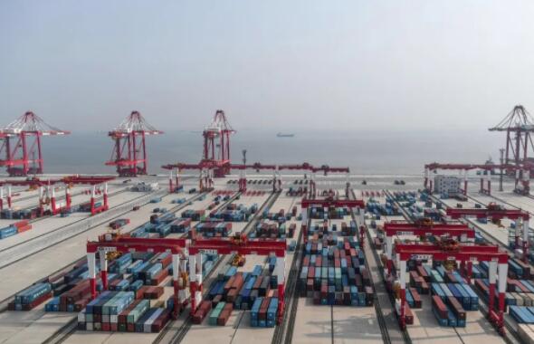 在國際貿易的大舞臺上，貨代公司扮演著多重角色